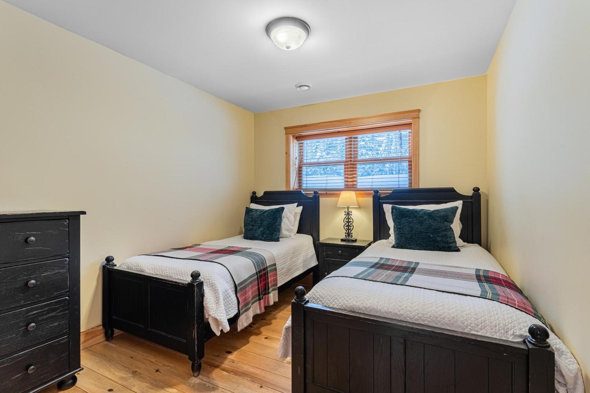 Mille-Isles Fiddler Lake Resort Chalet 53 Cerf מראה חיצוני תמונה