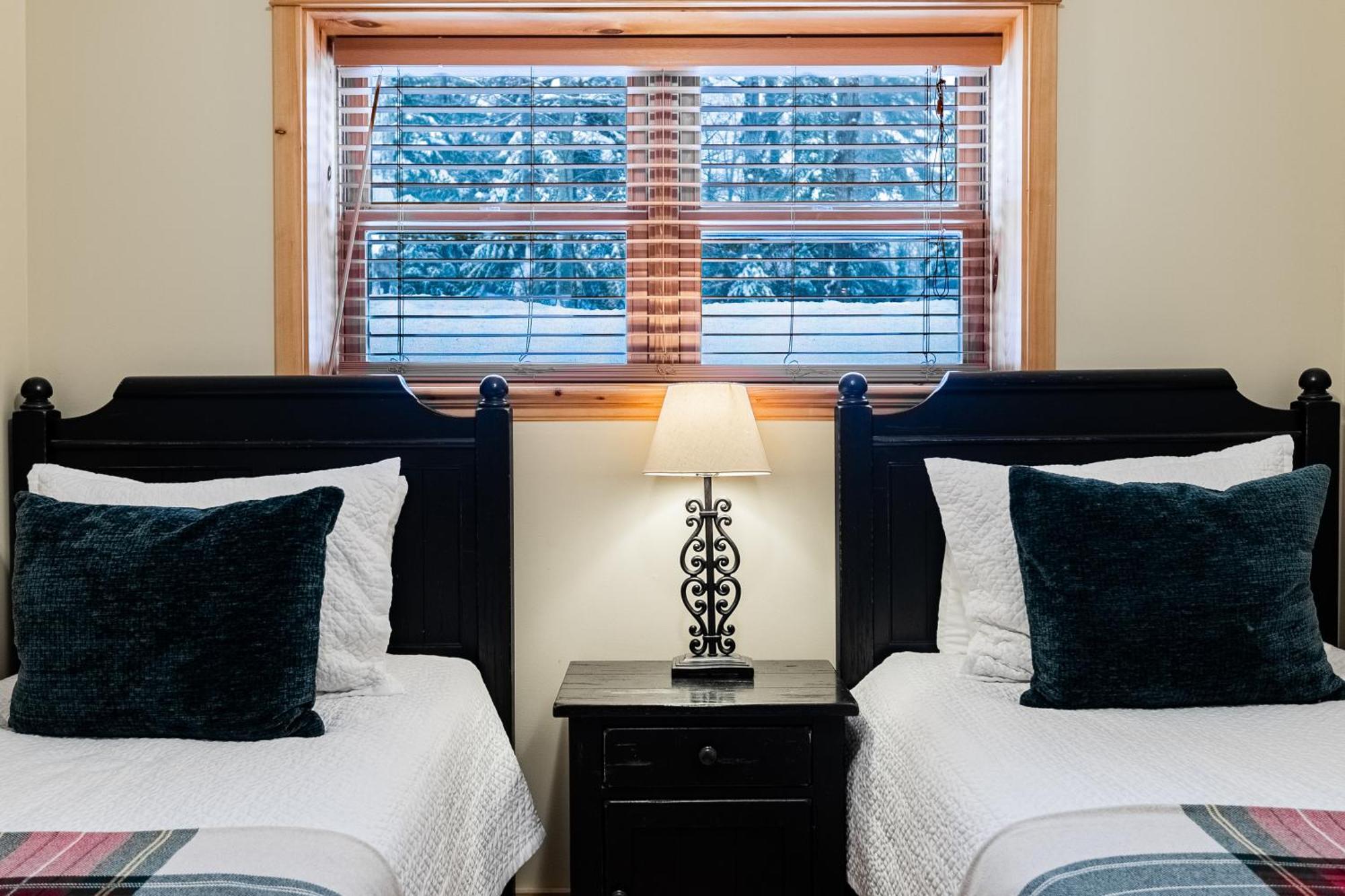 Mille-Isles Fiddler Lake Resort Chalet 53 Cerf מראה חיצוני תמונה